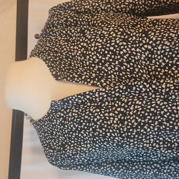 Nwt Jachs Girlfriend Women's Black and White Pleated Back Top Sz Med - Picture 3 of 12